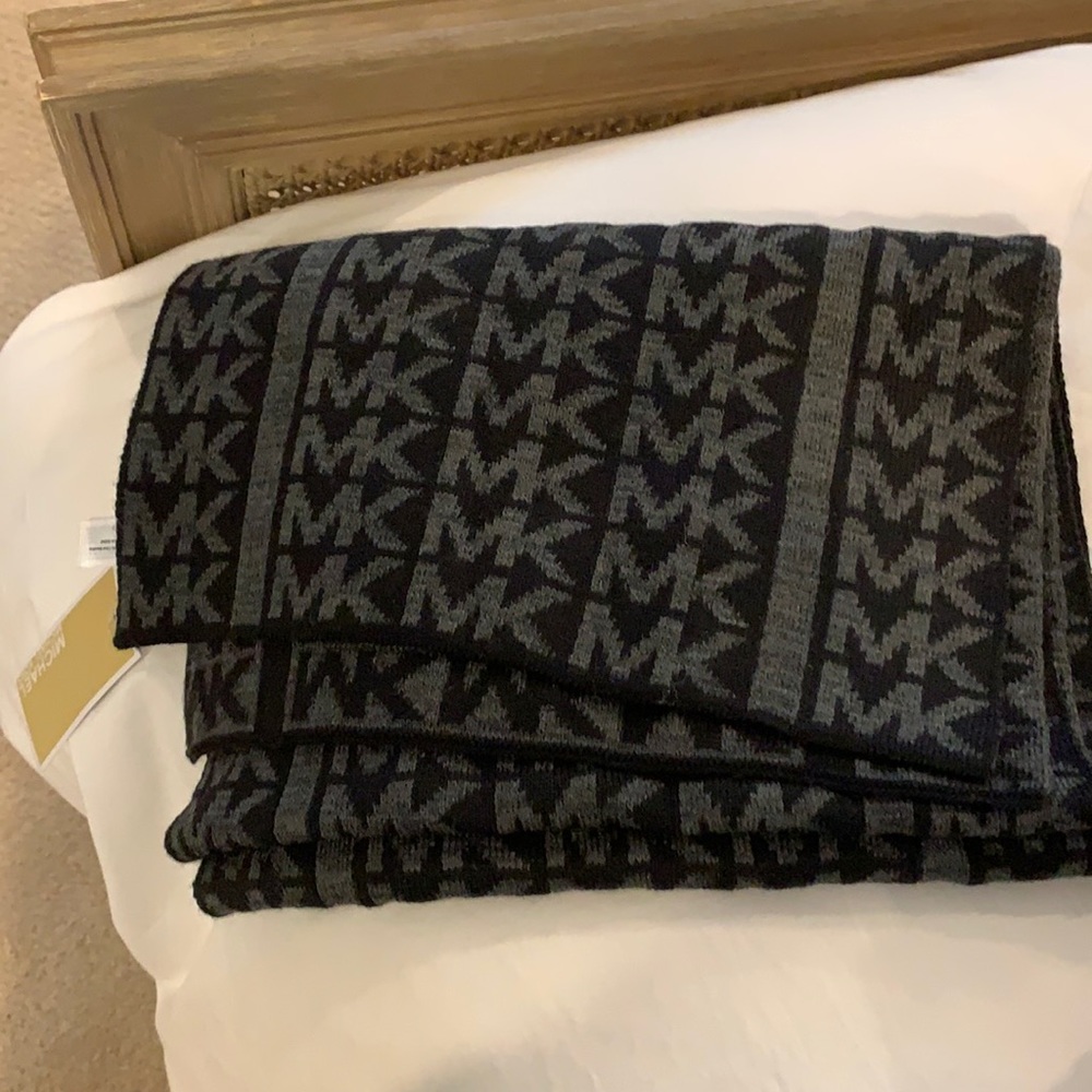 Michael Kors scarf